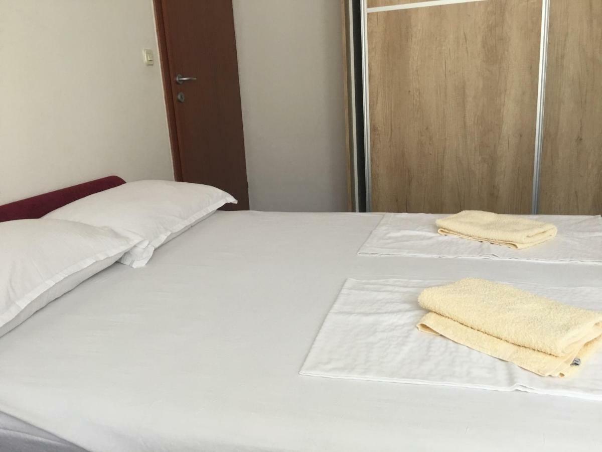 Apartmani Glavina 자오스트로그 외부 사진