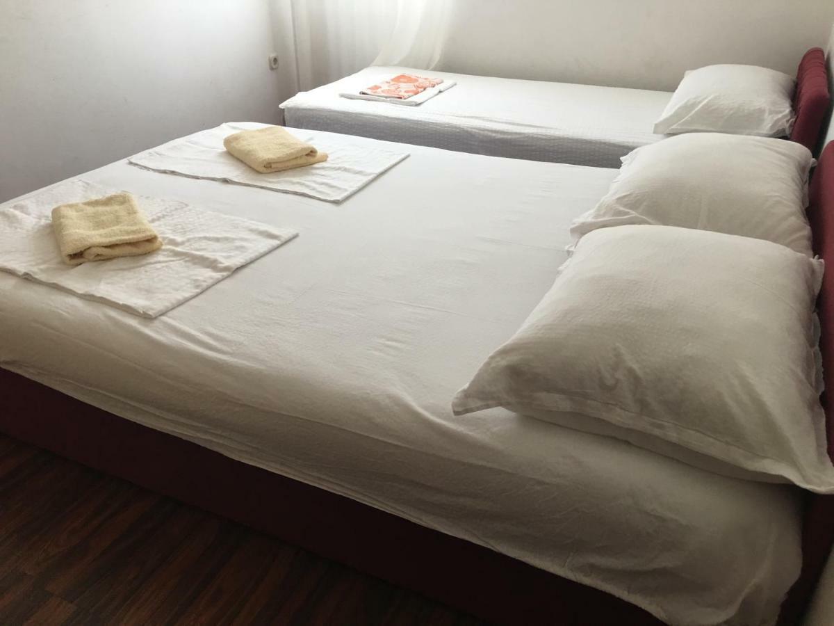 Apartmani Glavina 자오스트로그 외부 사진